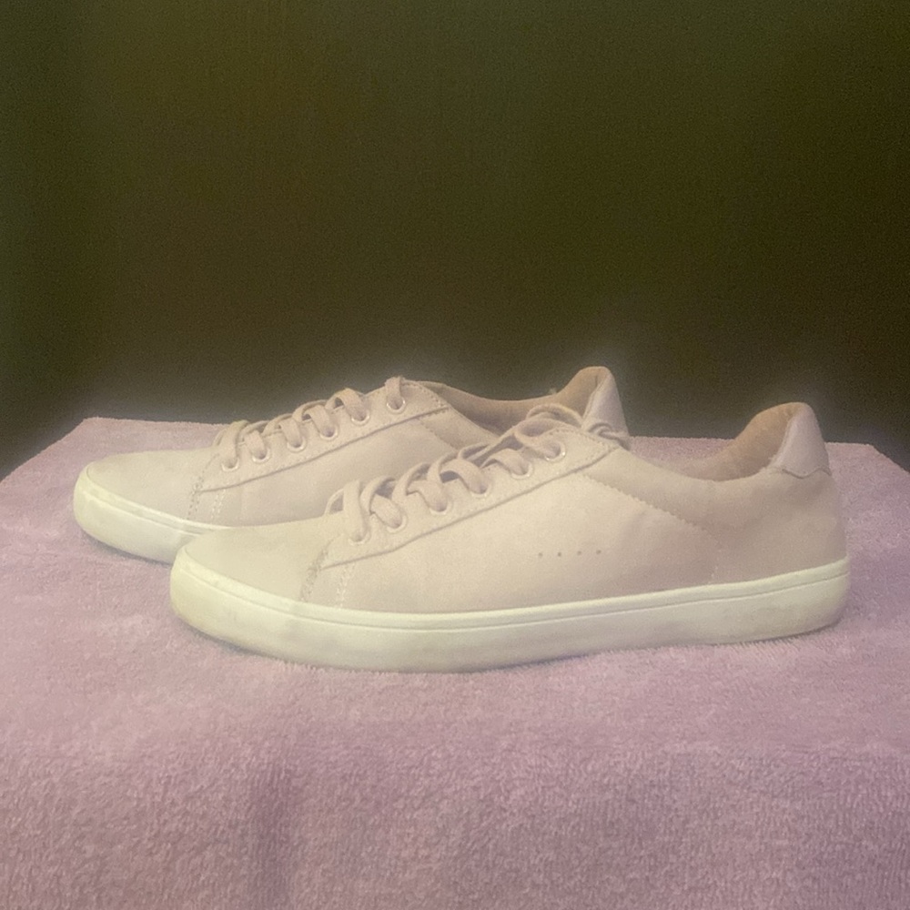 Shoes - Picture 2 of 6